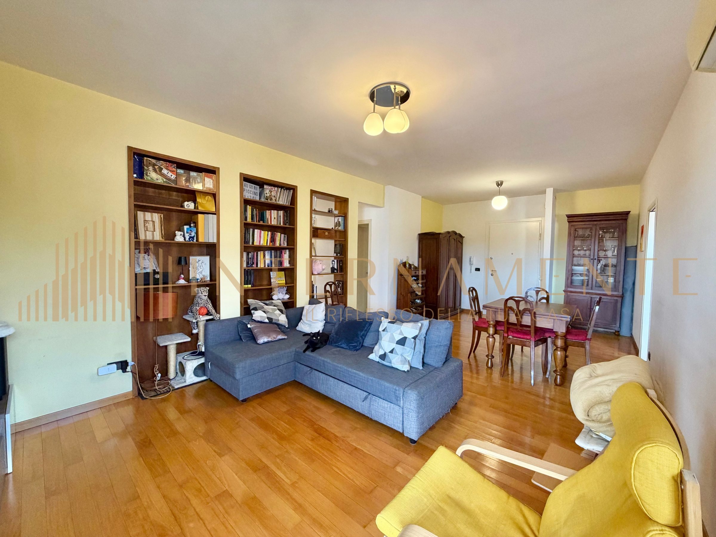 Quadrilocale all'ultimo piano con terrazzo